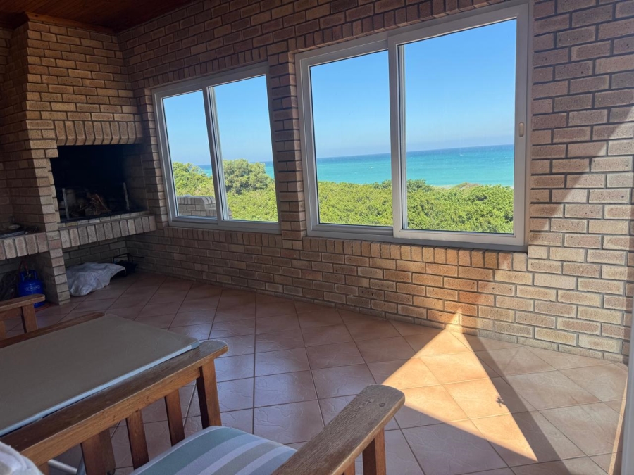 6 Bedroom Property for Sale in Aston Bay Eastern Cape